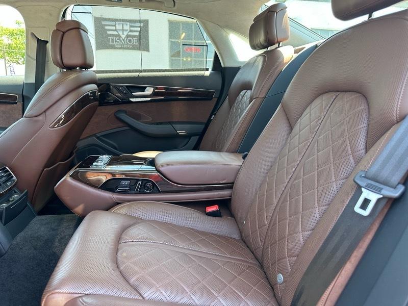 Audi A8 L 4.0T quattro 2015