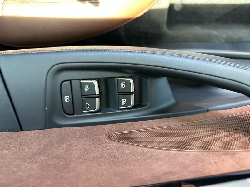 Audi A8 L 4.0T quattro 2015