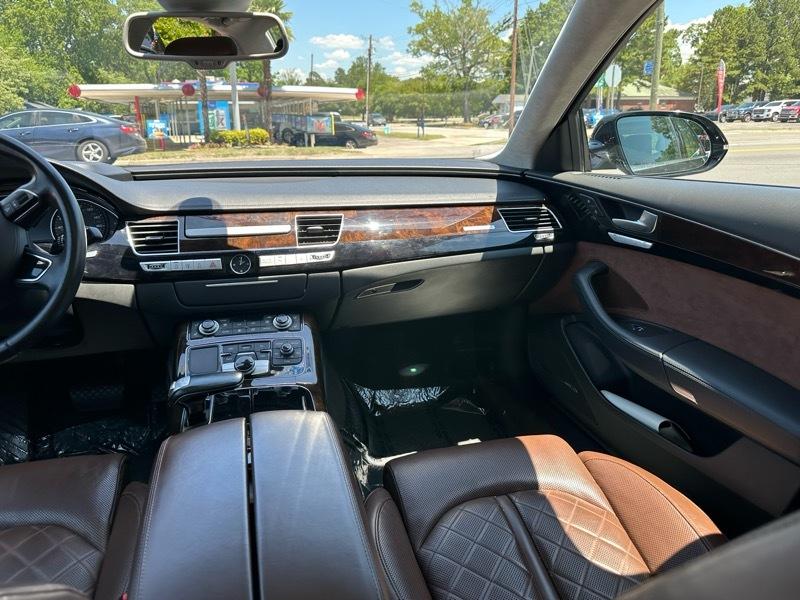Audi A8 L 4.0T quattro 2015