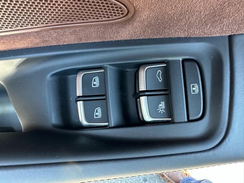 Audi A8 L 4.0T quattro 2015