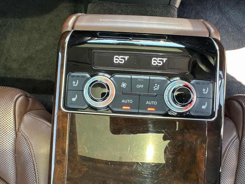 Audi A8 L 4.0T quattro 2015