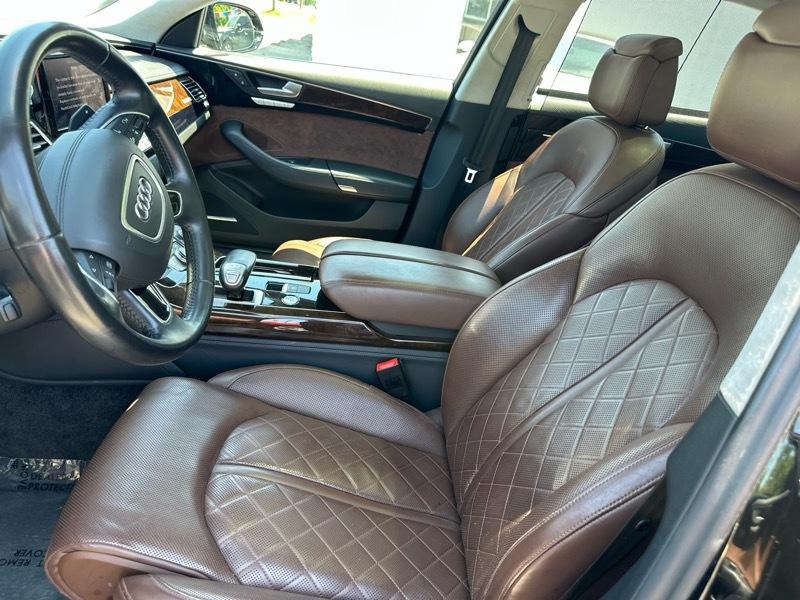 Audi A8 L 4.0T quattro 2015