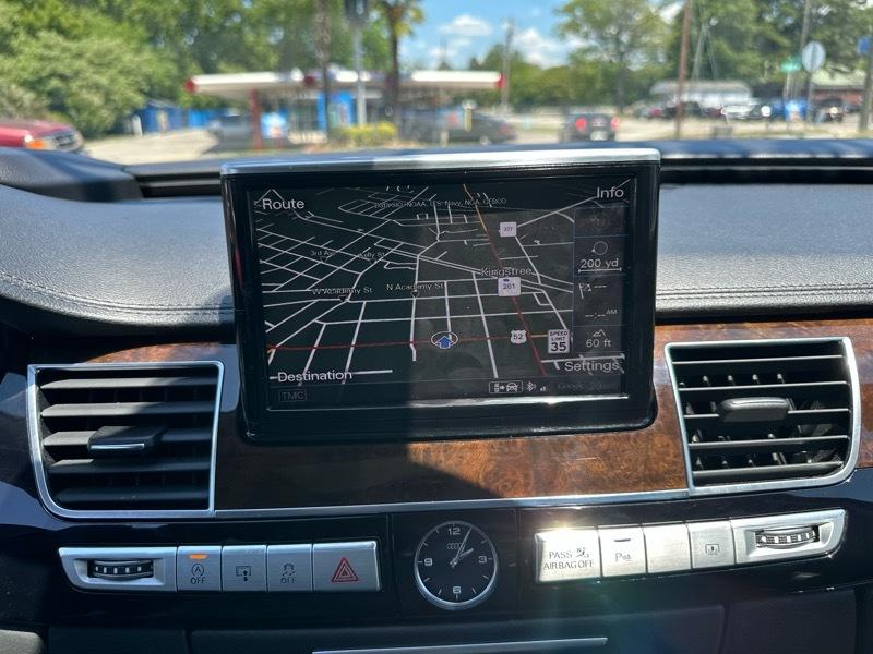 Audi A8 L 4.0T quattro 2015