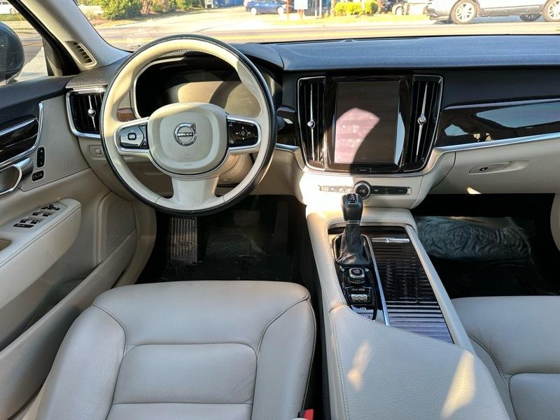 Volvo S90 T6 Momentum AWD 2019