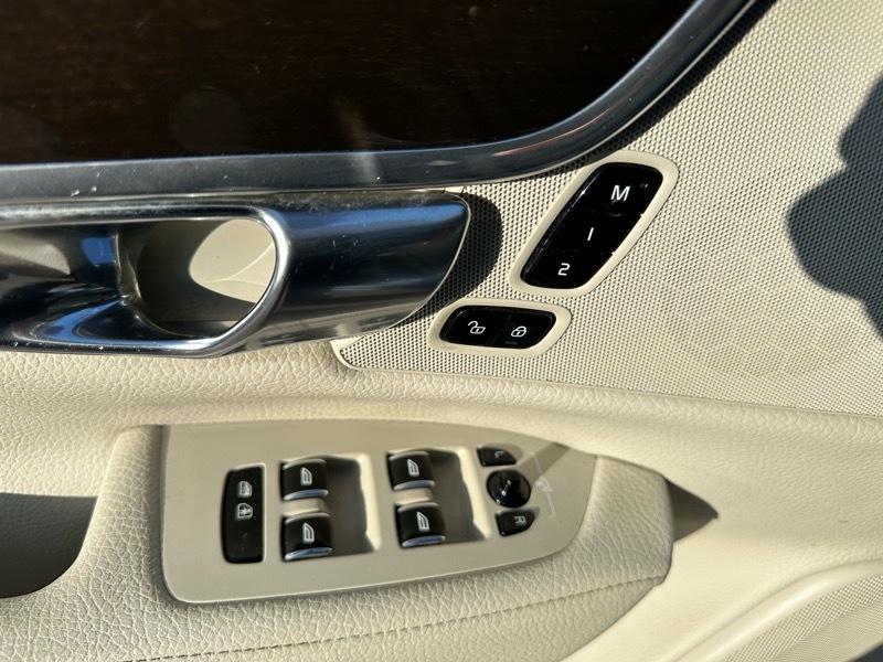 Volvo S90 T6 Momentum AWD 2019