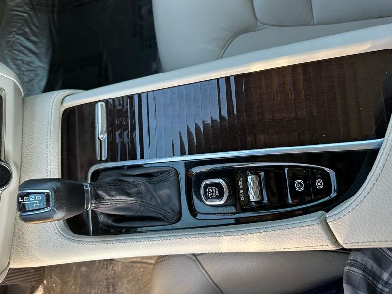 Volvo S90 T6 Momentum AWD 2019