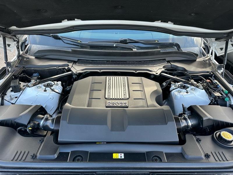 Land Rover Range Rover 3.0L V6 Supercharged HSE 2014