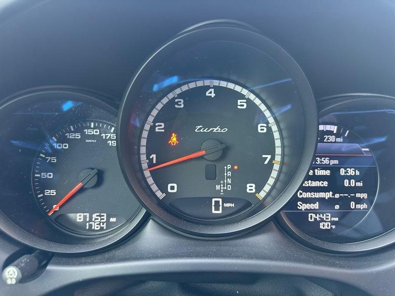 Porsche Macan Turbo 2015