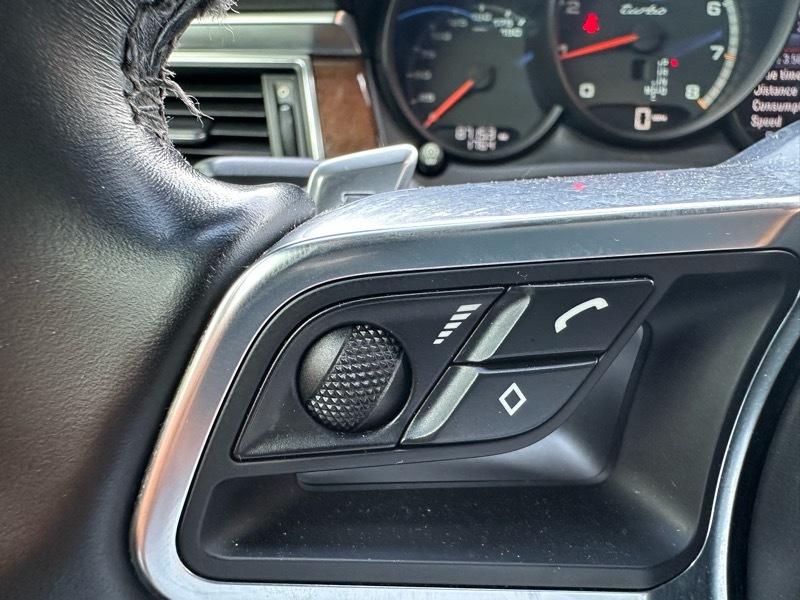 Porsche Macan Turbo 2015