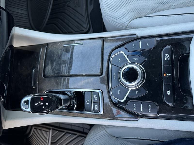 Kia K900 V8 2015