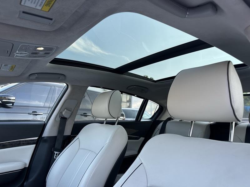 Kia K900 V8 2015