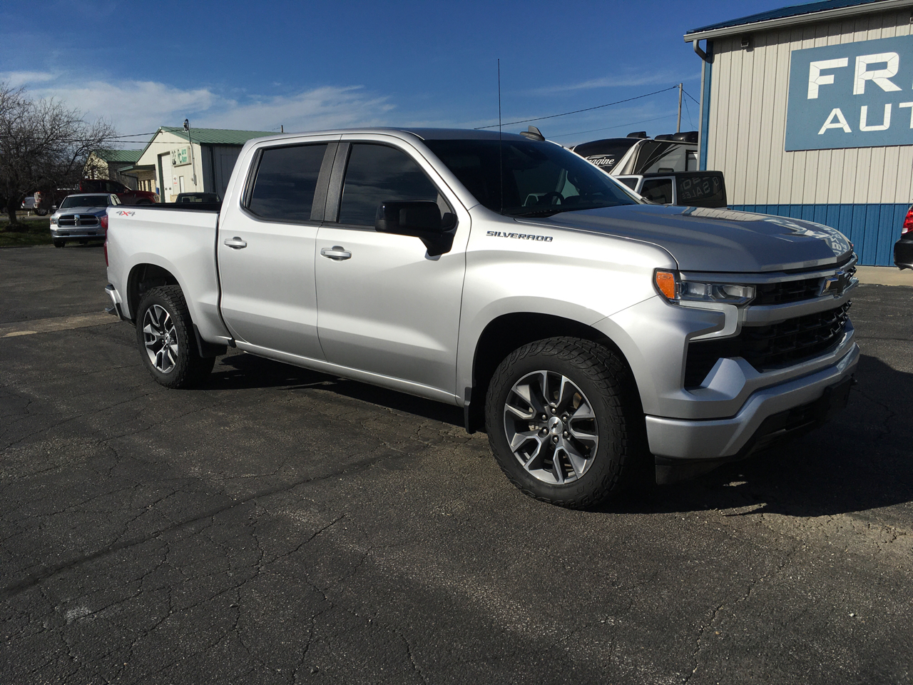 2022 Chevrolet Silverado 1500 RST photo 2