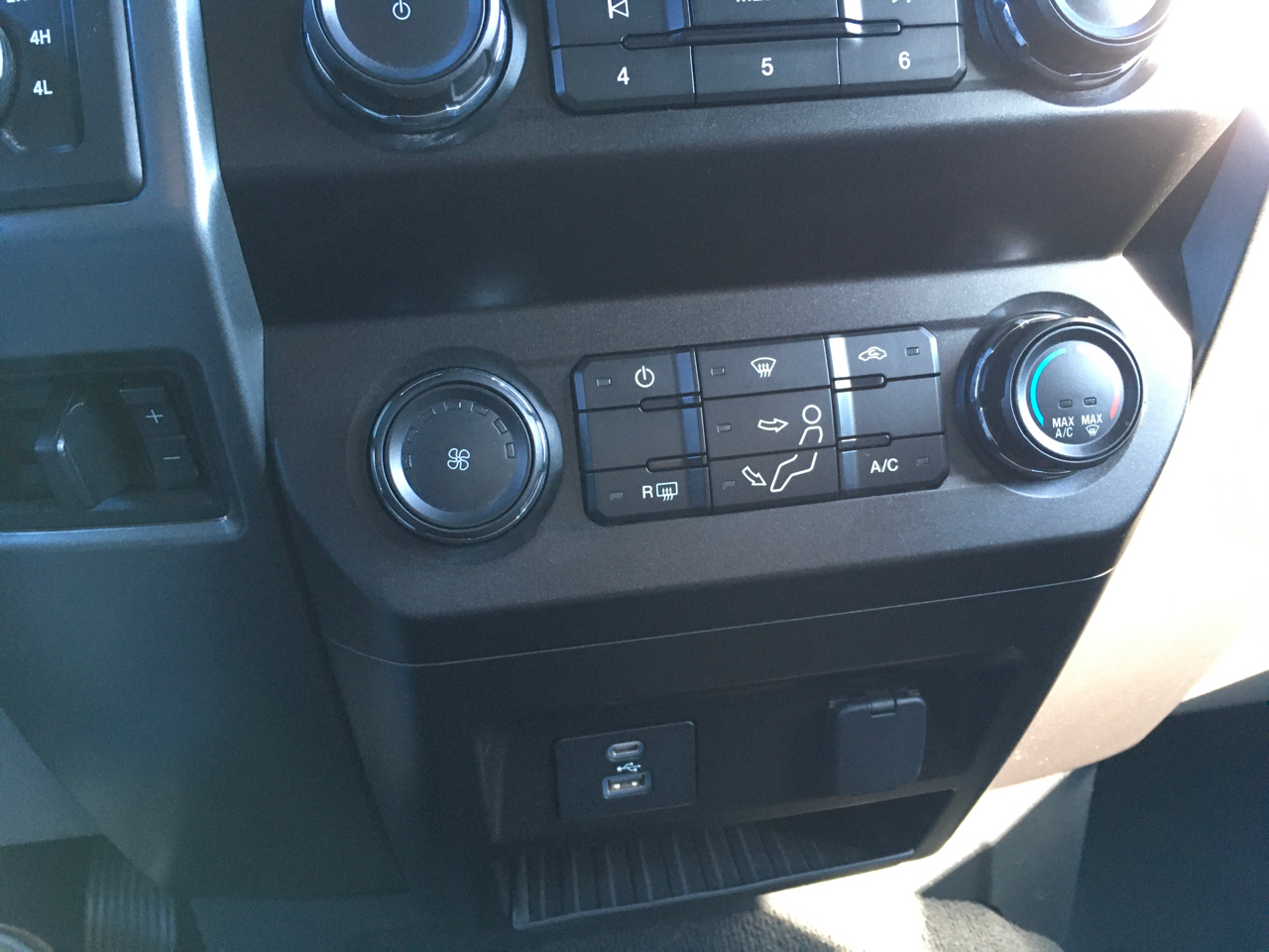 Ford F-250 SD XLT Crew Cab 4WD 2021