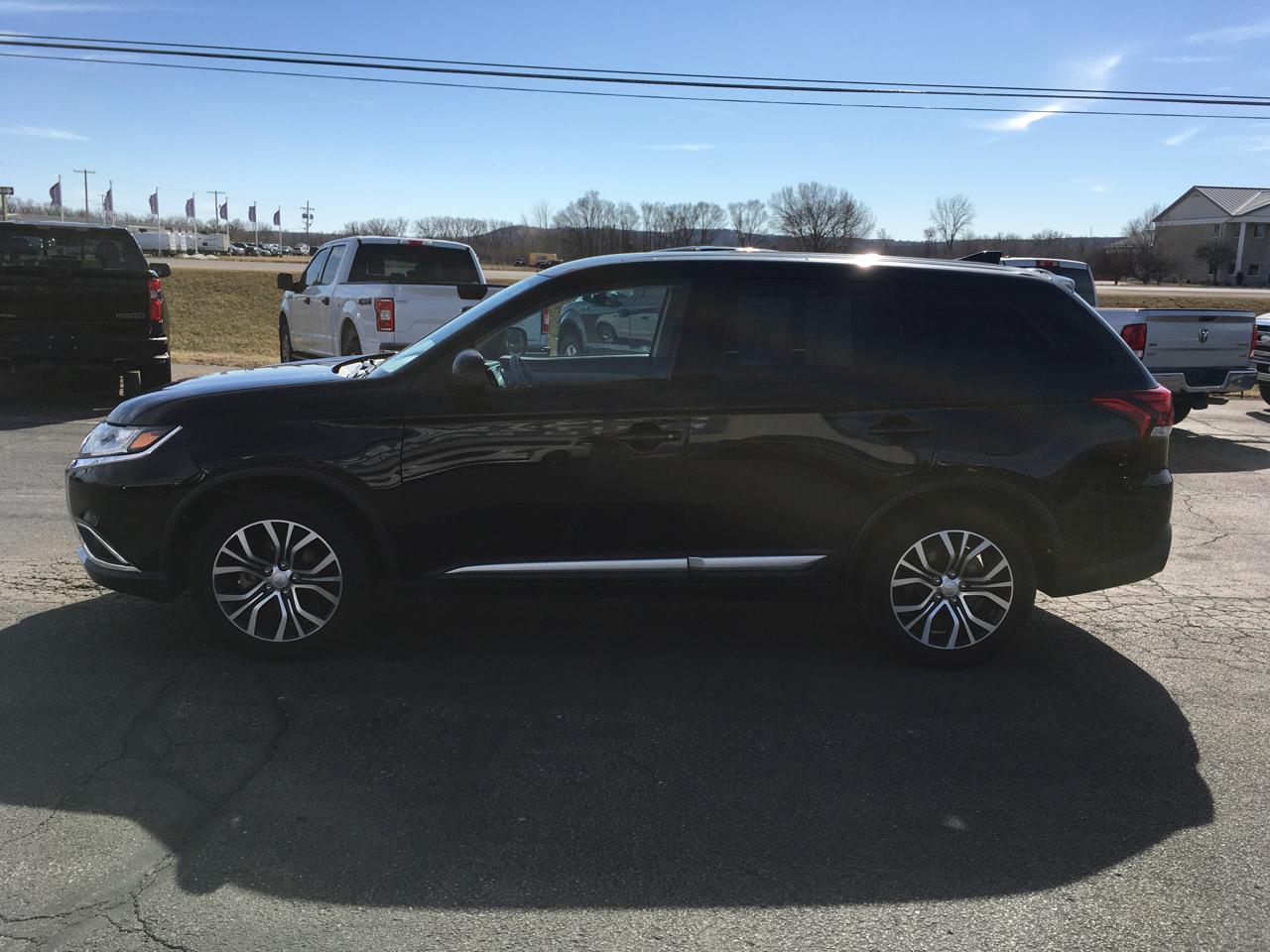 Mitsubishi Outlander ES 2WD 2018