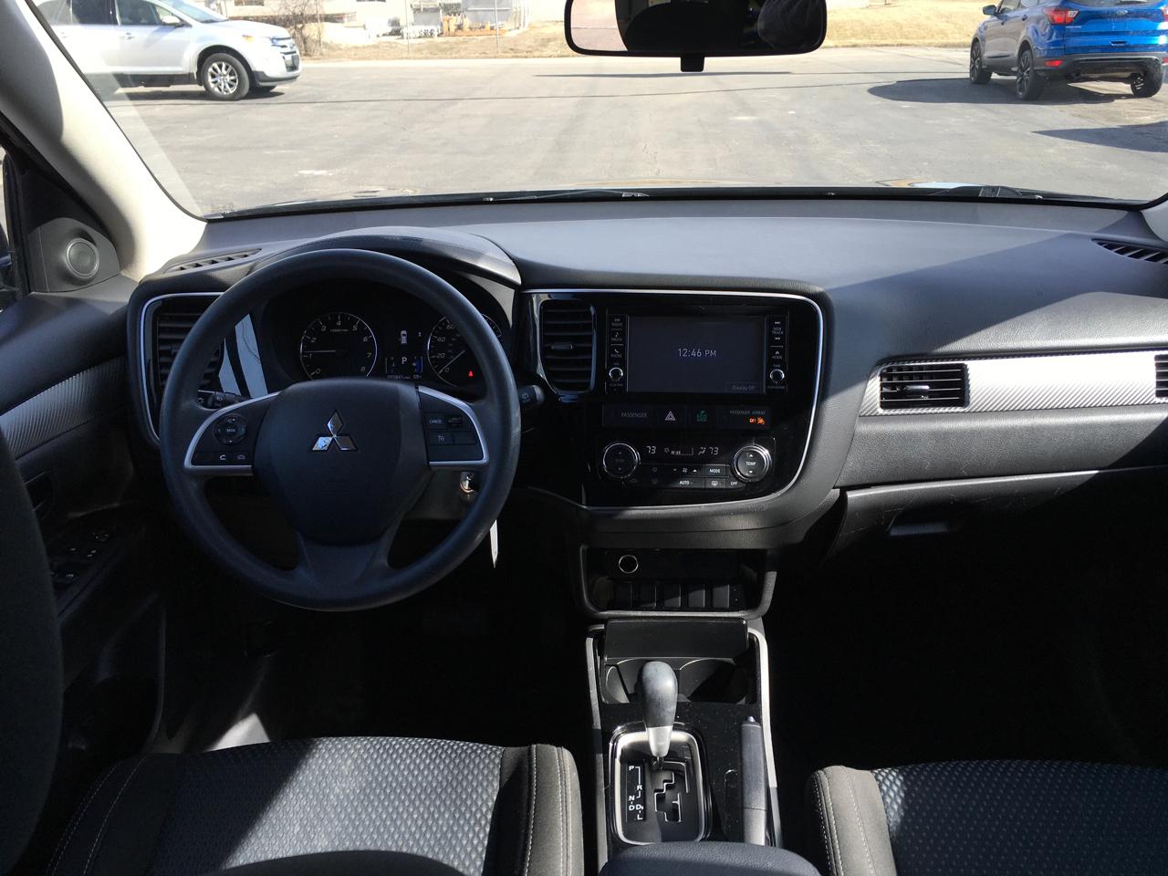 Mitsubishi Outlander ES 2WD 2018