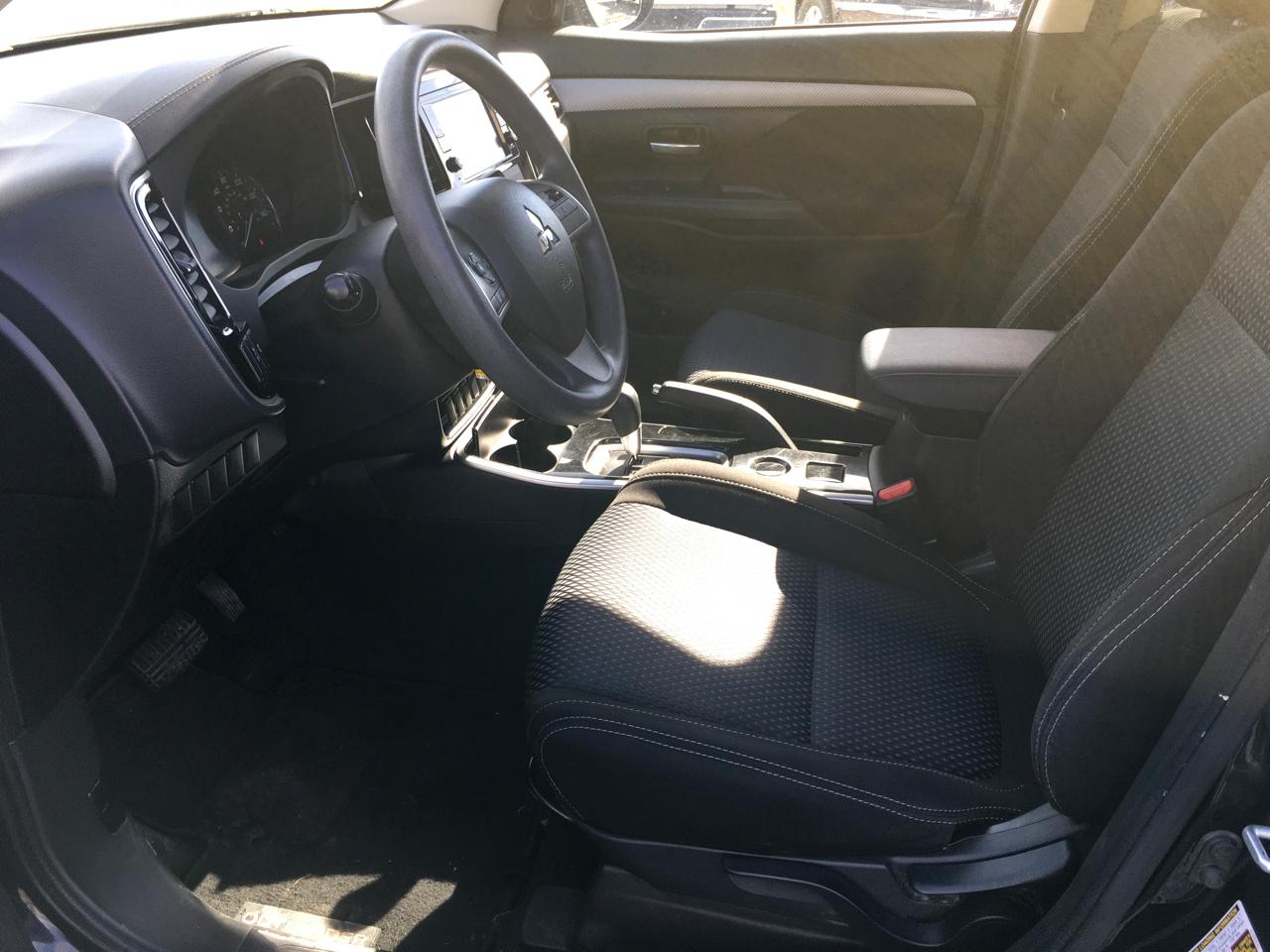 Mitsubishi Outlander ES 2WD 2018