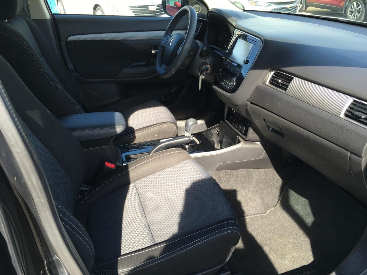 Mitsubishi Outlander ES 2WD 2018