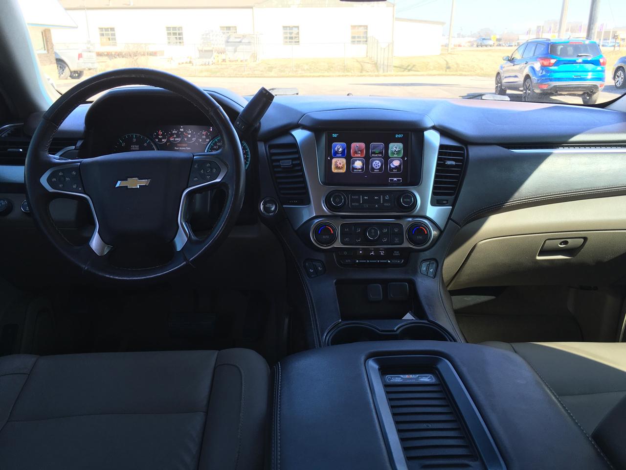 Chevrolet Suburban LT 4WD 2017