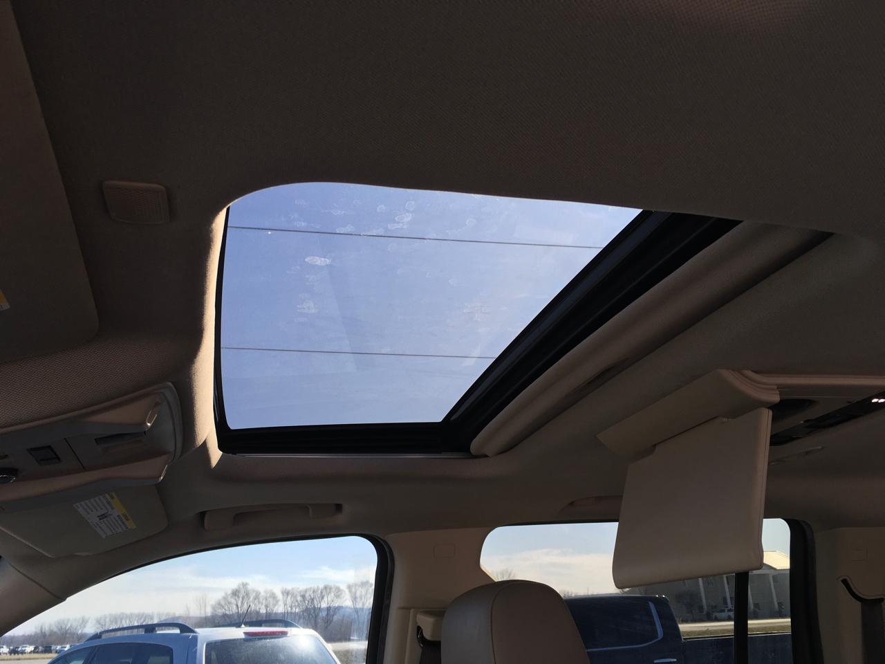 Chevrolet Suburban LT 4WD 2017