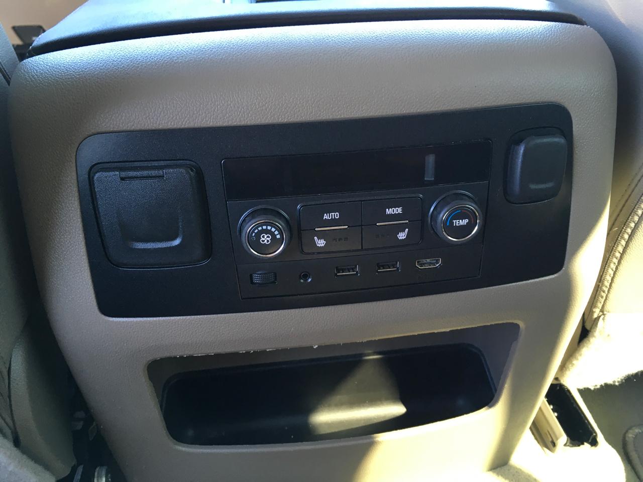 Chevrolet Suburban LT 4WD 2017