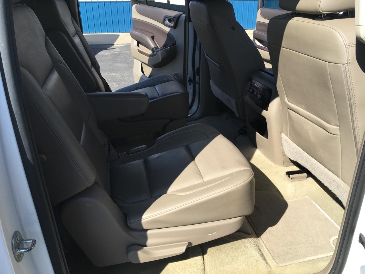 Chevrolet Suburban LT 4WD 2017