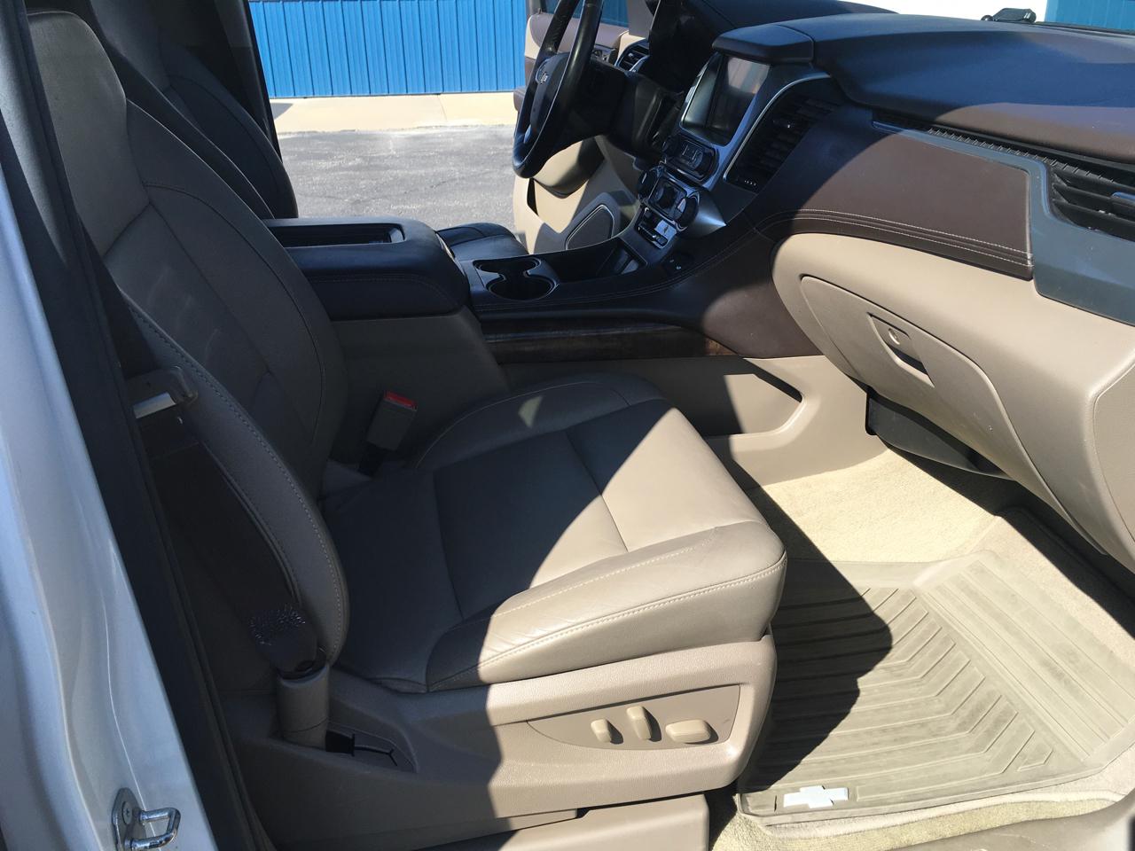 Chevrolet Suburban LT 4WD 2017