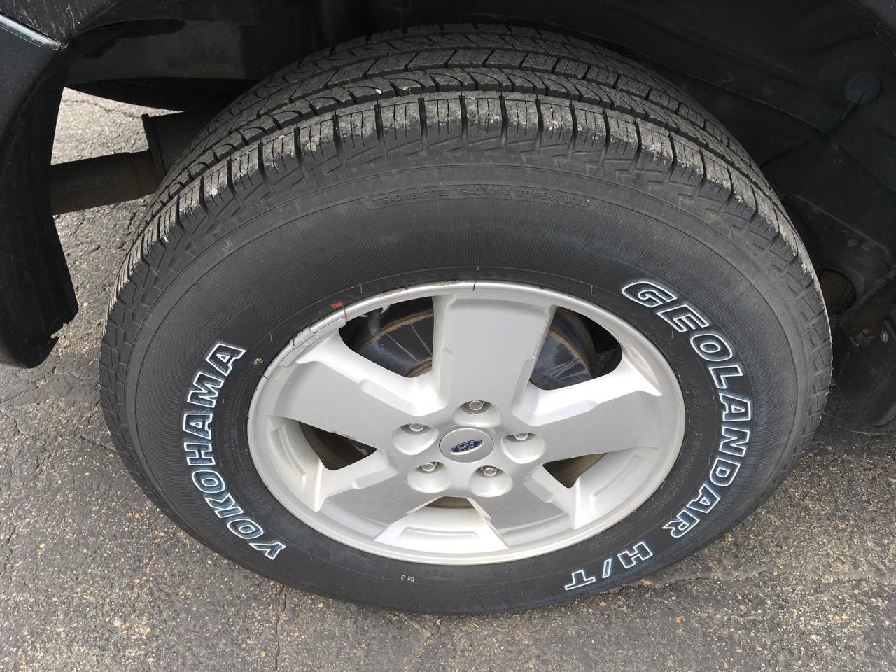 Ford Escape XLT 2WD V6 2008