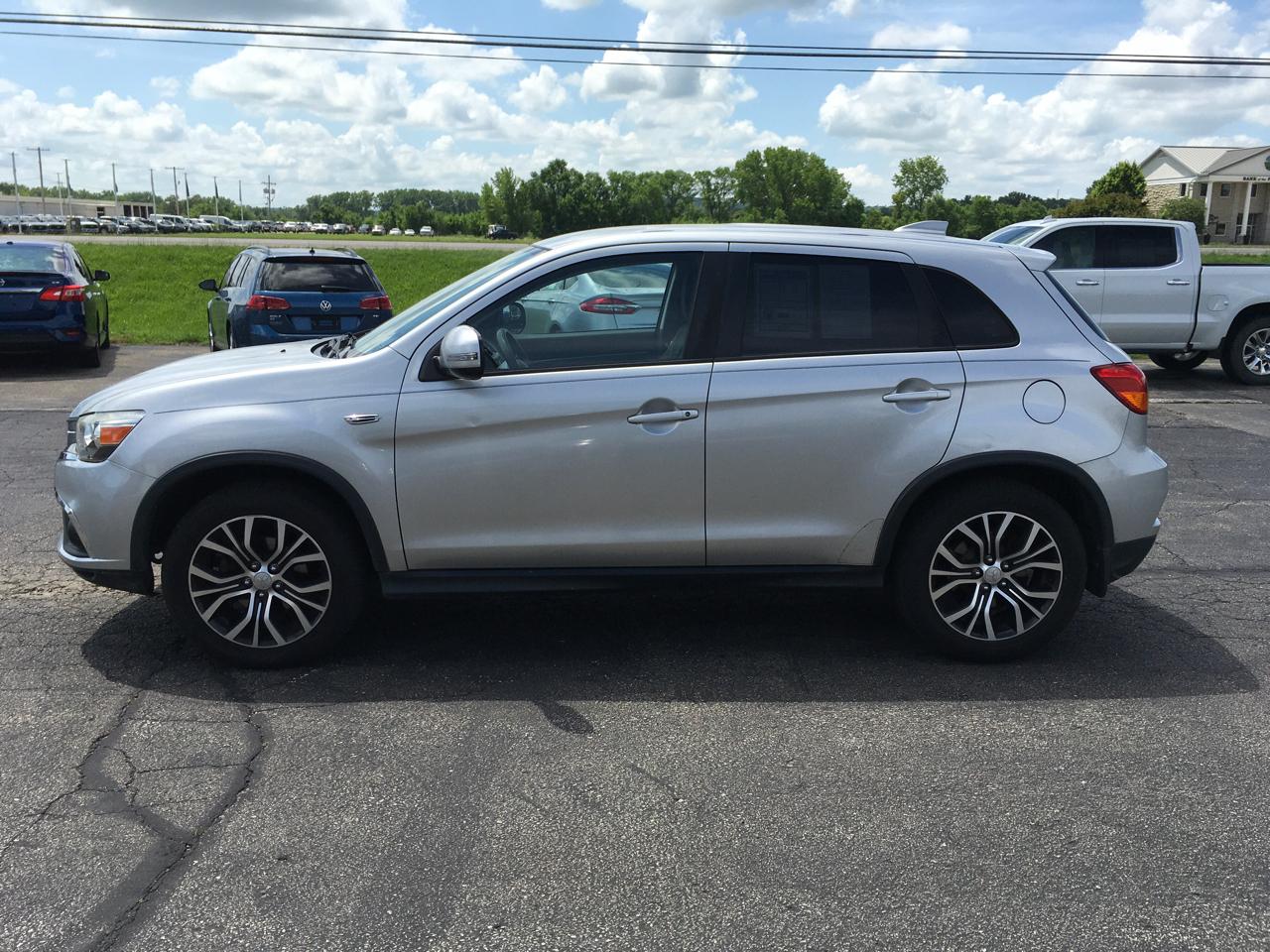 Mitsubishi Outlander Sport  2019