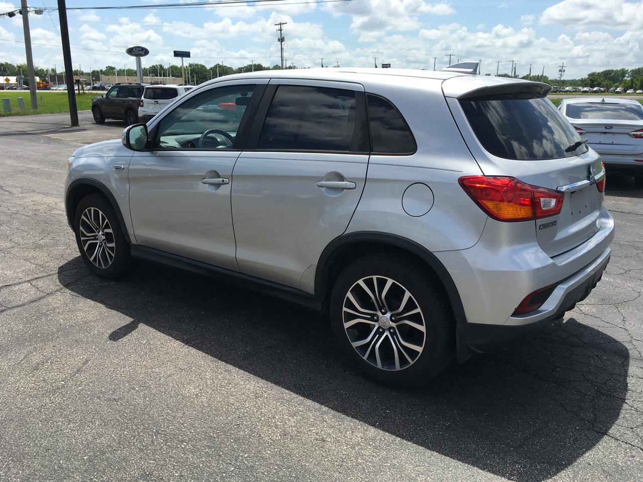 Mitsubishi Outlander Sport  2019