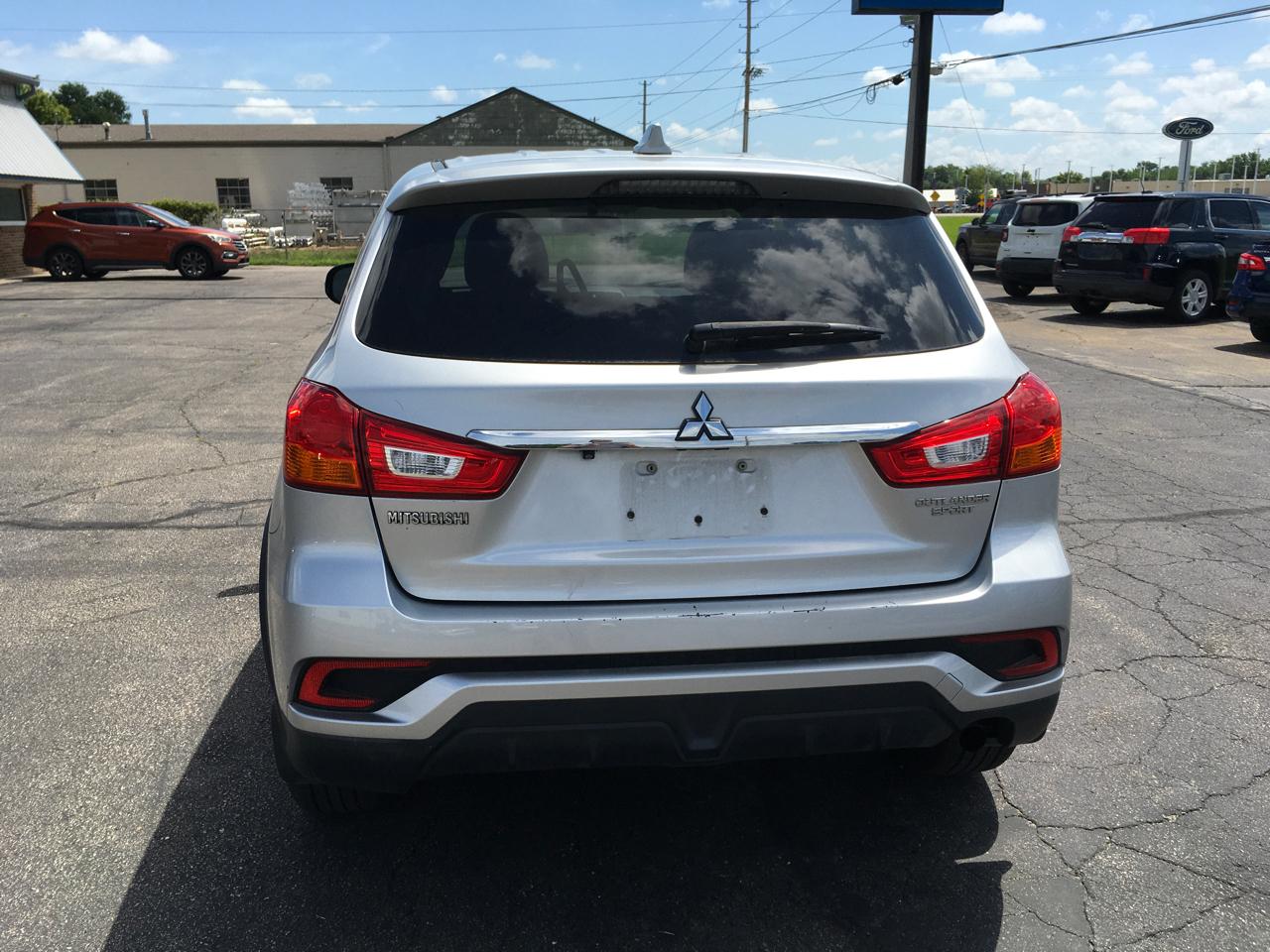 Mitsubishi Outlander Sport  2019