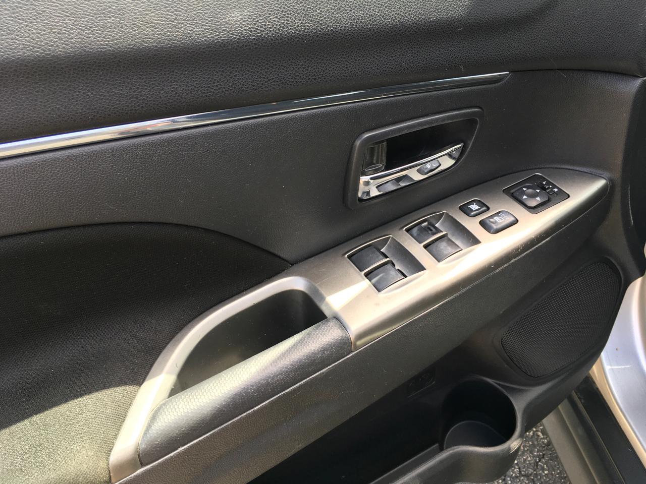 Mitsubishi Outlander Sport  2019