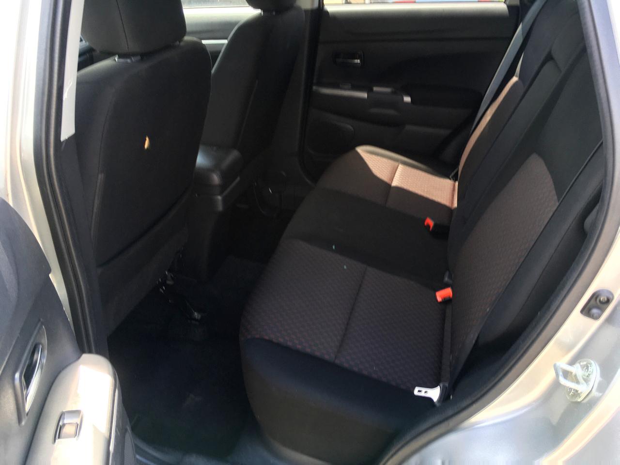 Mitsubishi Outlander Sport  2019
