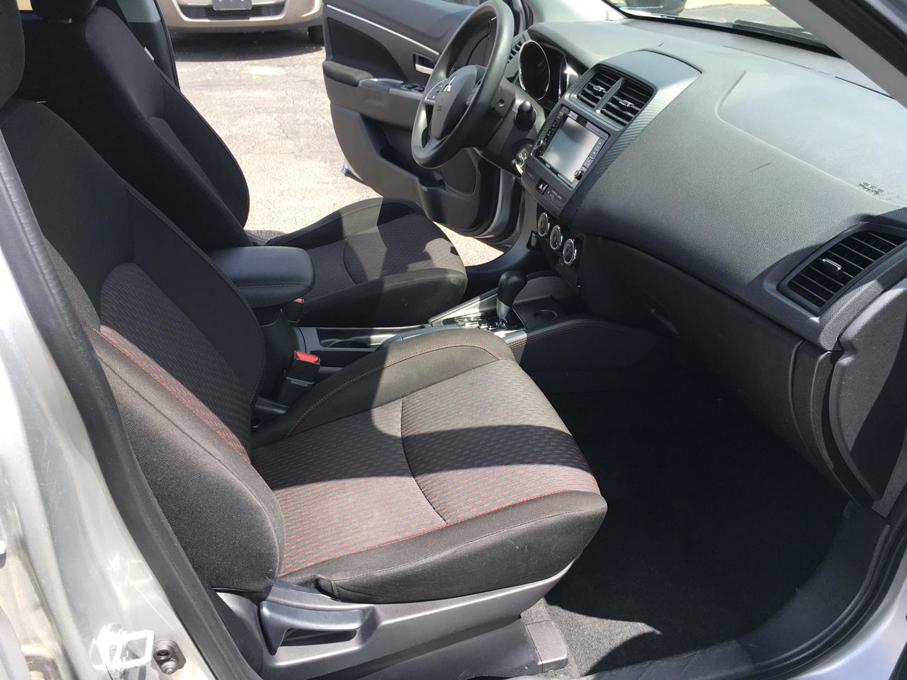 Mitsubishi Outlander Sport  2019