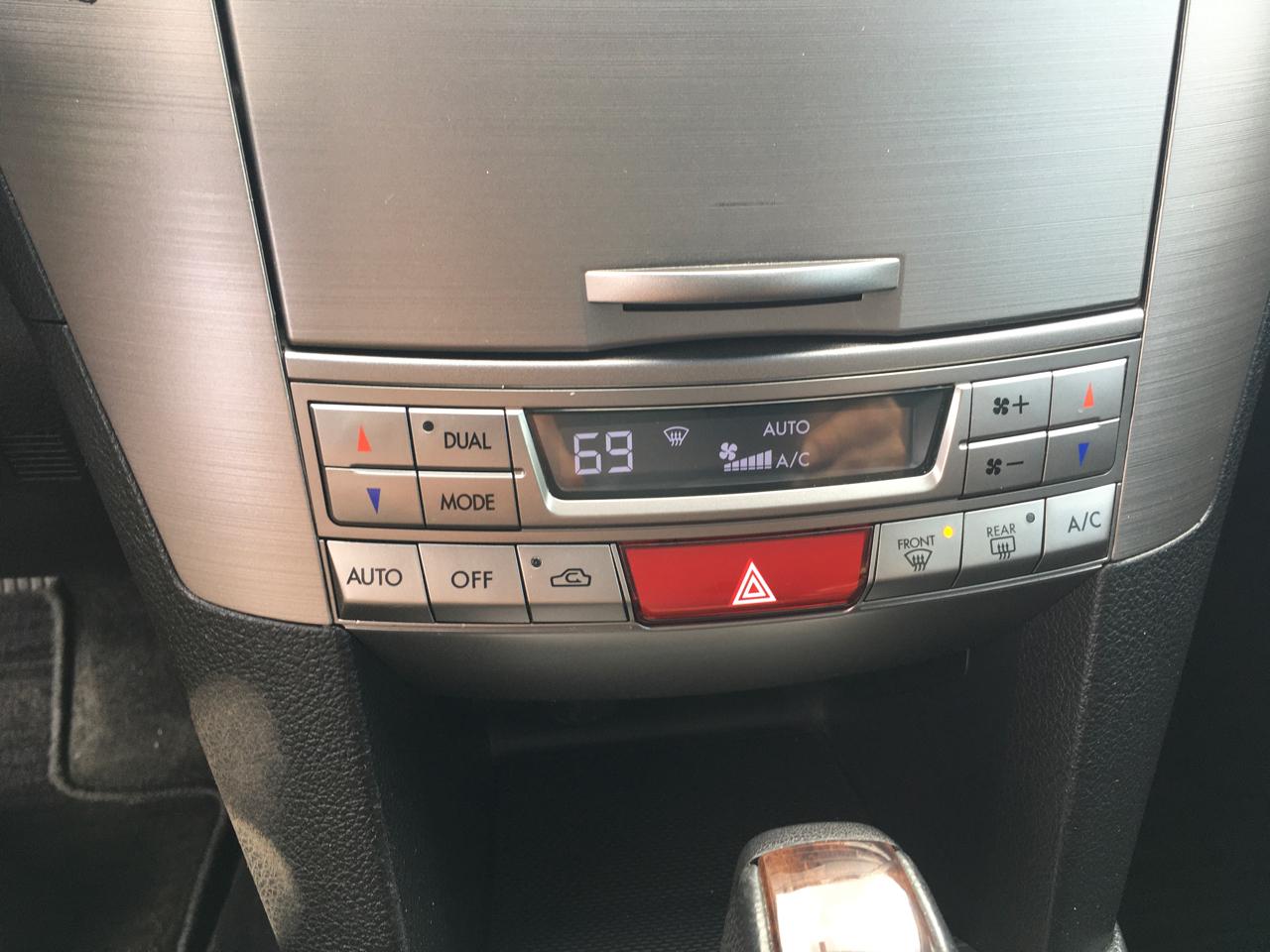 Subaru Legacy 2.5i Limited 2013