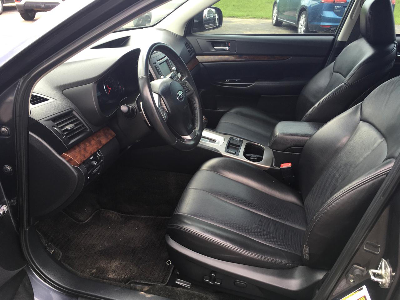 Subaru Legacy 2.5i Limited 2013