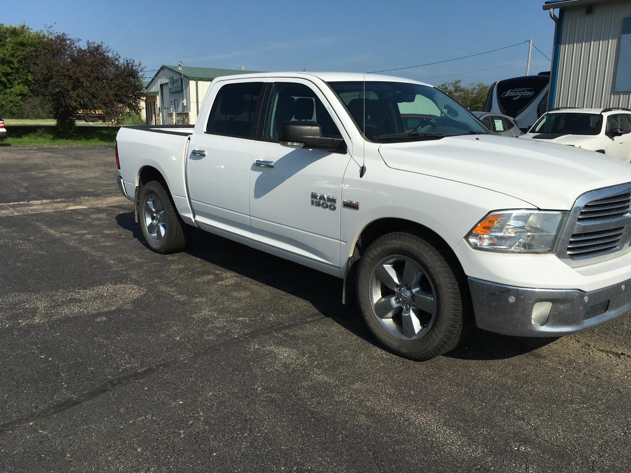RAM 1500 SLT Crew Cab SWB 2WD 2016