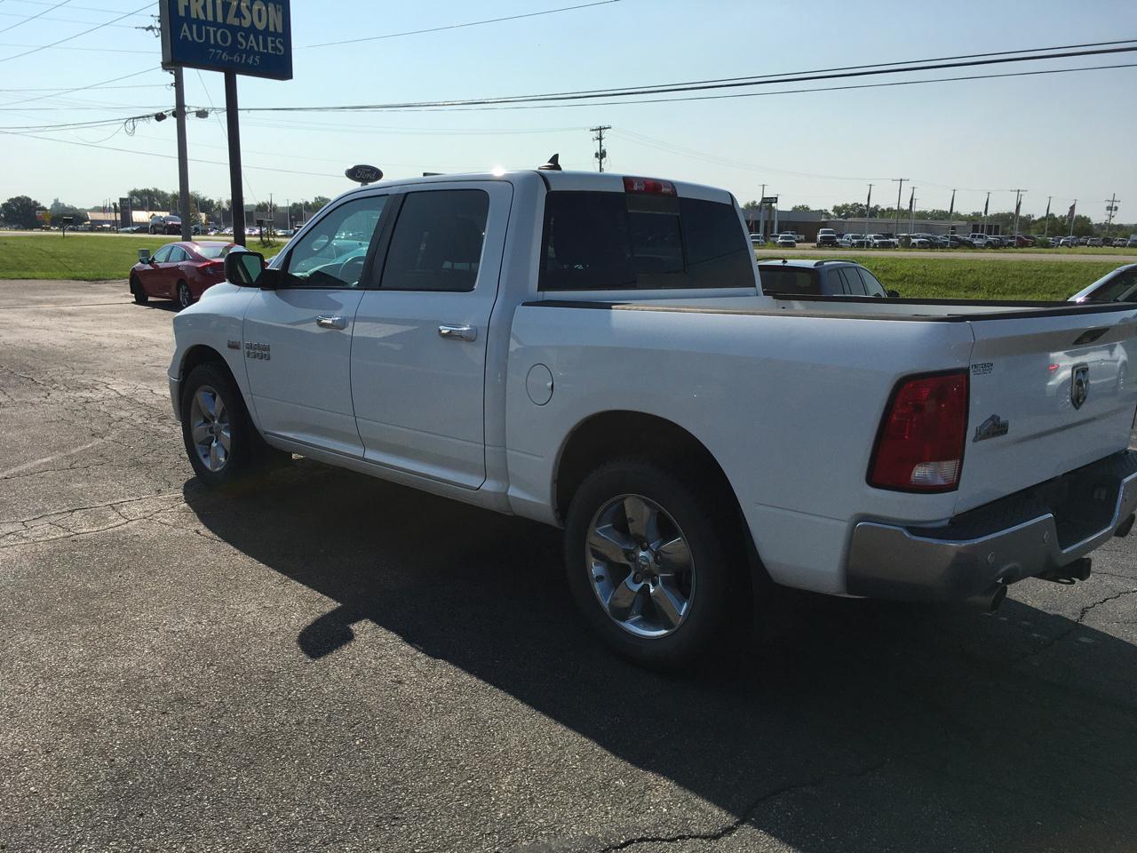 RAM 1500 SLT Crew Cab SWB 2WD 2016