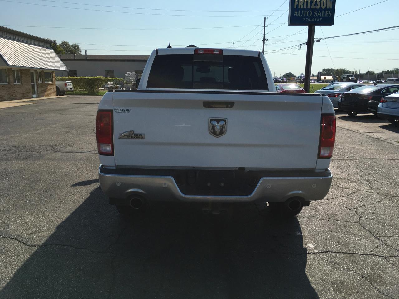 RAM 1500 SLT Crew Cab SWB 2WD 2016