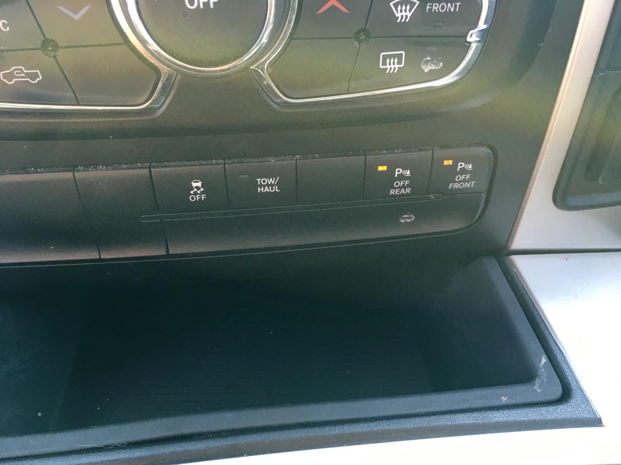 RAM 1500 SLT Crew Cab SWB 2WD 2016