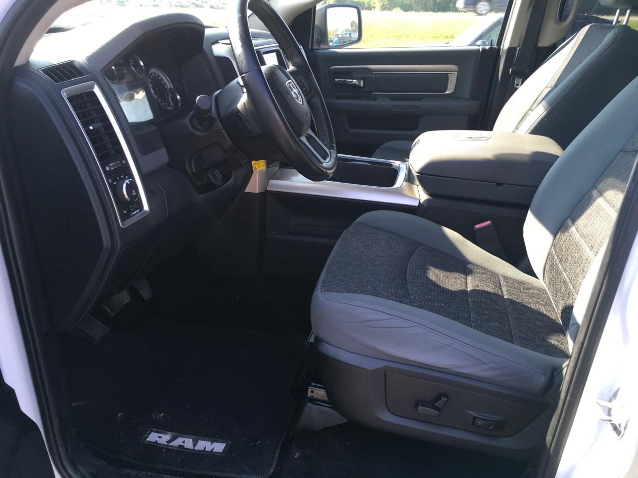 RAM 1500 SLT Crew Cab SWB 2WD 2016