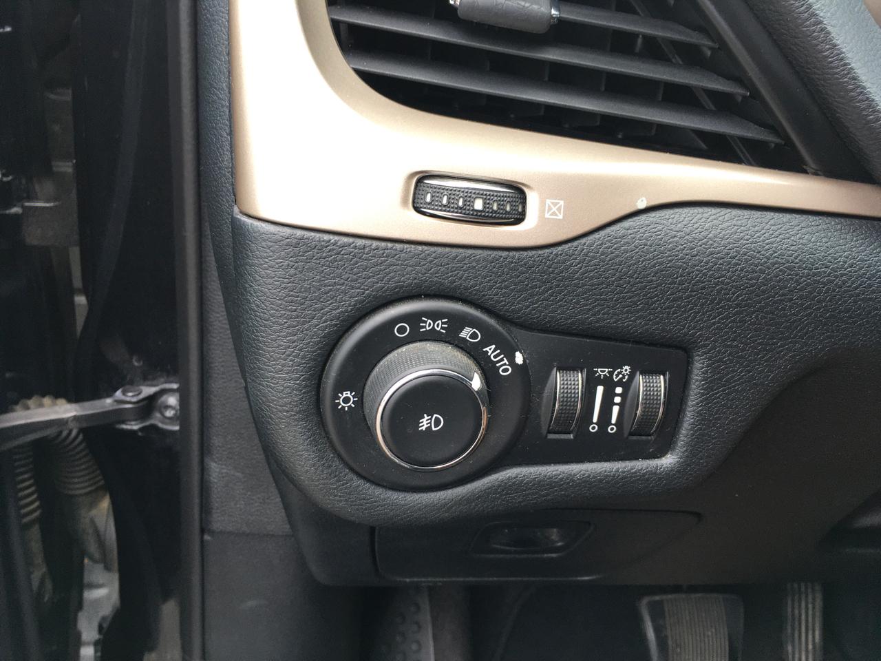 Jeep Cherokee Latitude FWD 2016