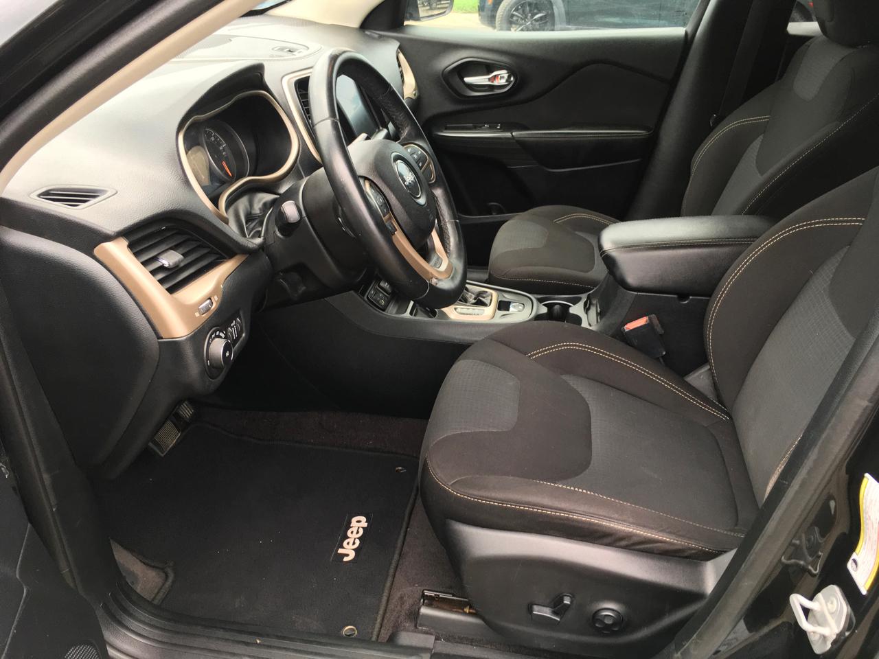 Jeep Cherokee Latitude FWD 2016