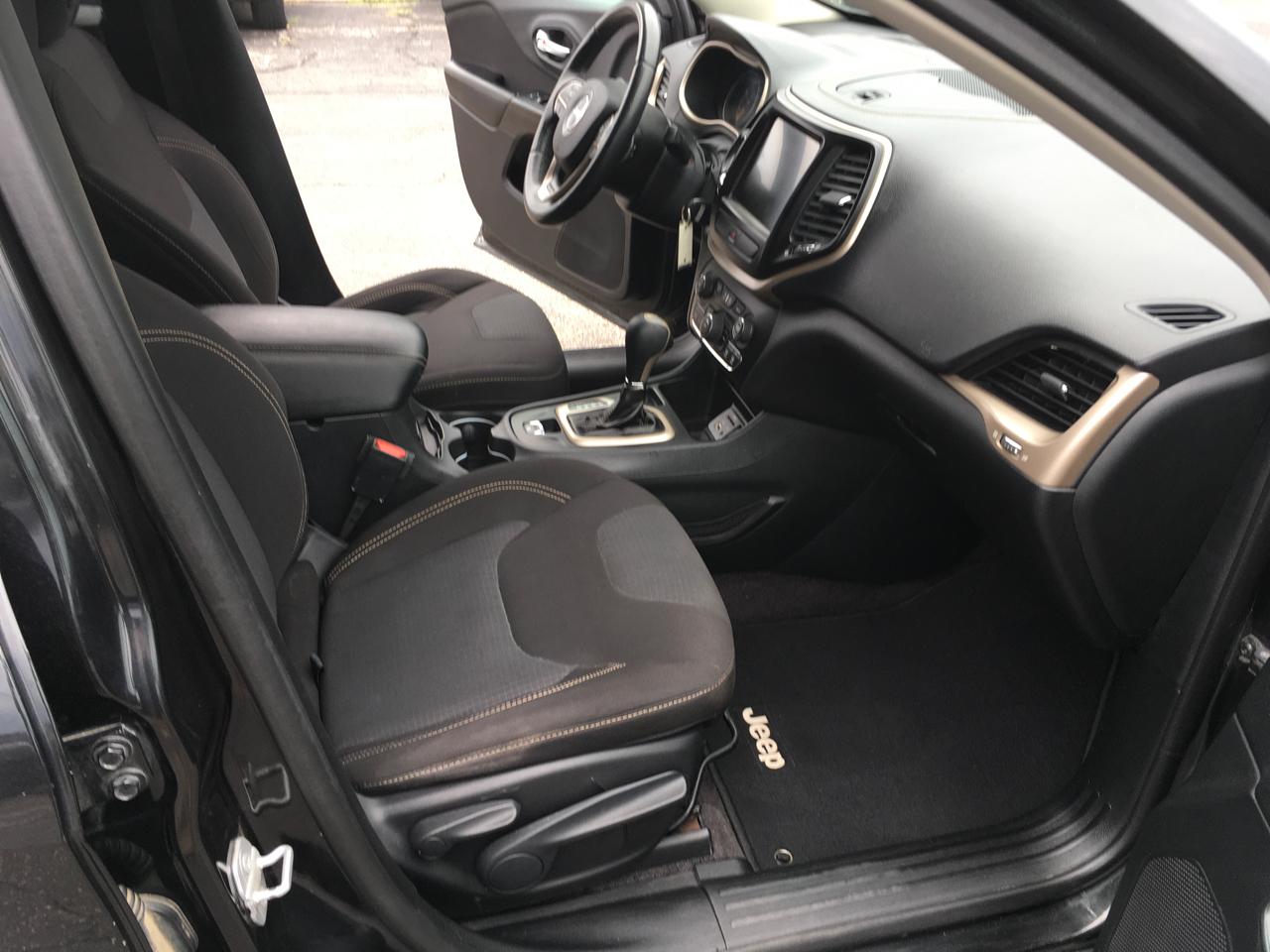 Jeep Cherokee Latitude FWD 2016