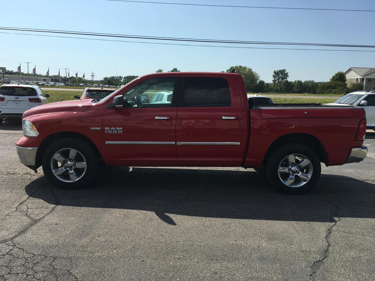 RAM 1500 SLT Crew Cab SWB 4WD 2017