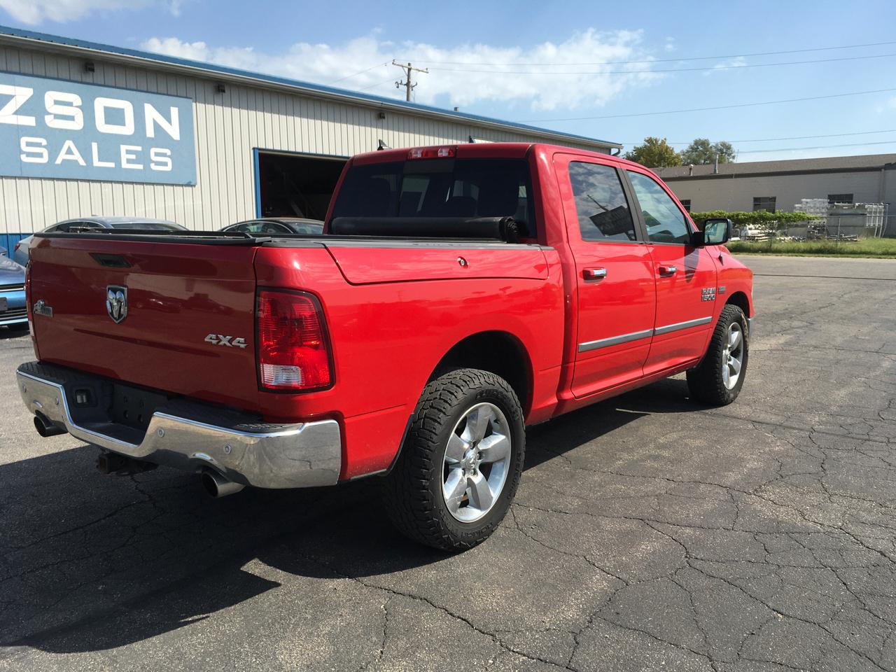 RAM 1500 SLT Crew Cab SWB 4WD 2017