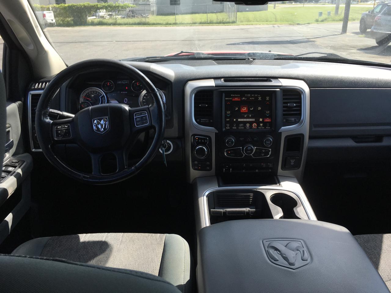 RAM 1500 SLT Crew Cab SWB 4WD 2017