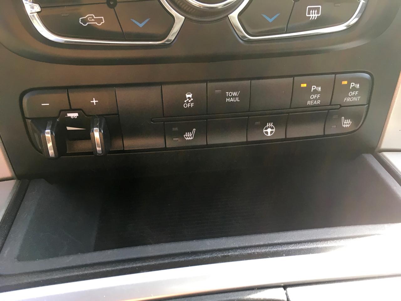 RAM 1500 SLT Crew Cab SWB 4WD 2017