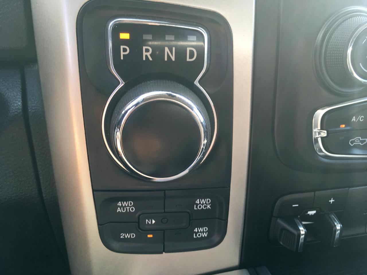 RAM 1500 SLT Crew Cab SWB 4WD 2017