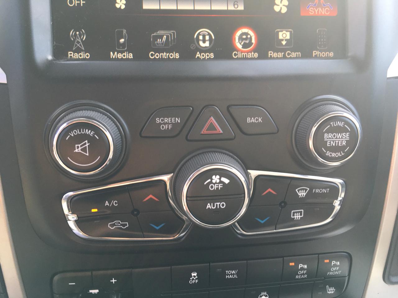 RAM 1500 SLT Crew Cab SWB 4WD 2017