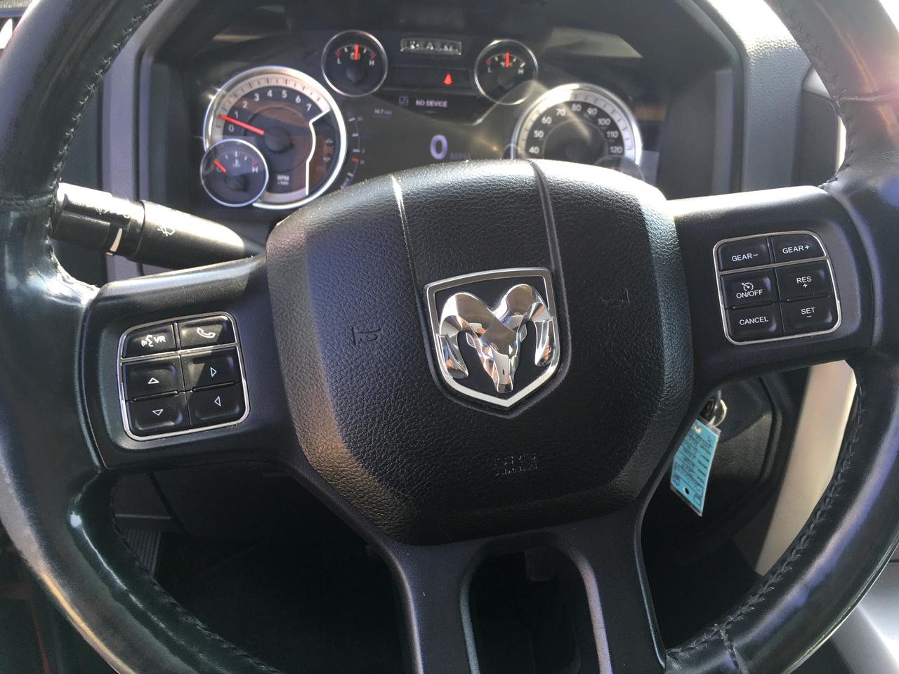 RAM 1500 SLT Crew Cab SWB 4WD 2017